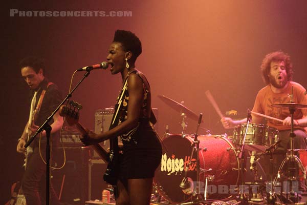 NOISETTES - 2008-06-08 - PARIS - La Cigale - Shingai Elizabeth Maria Shoniwa - Dan Smith - Jamie Morrison